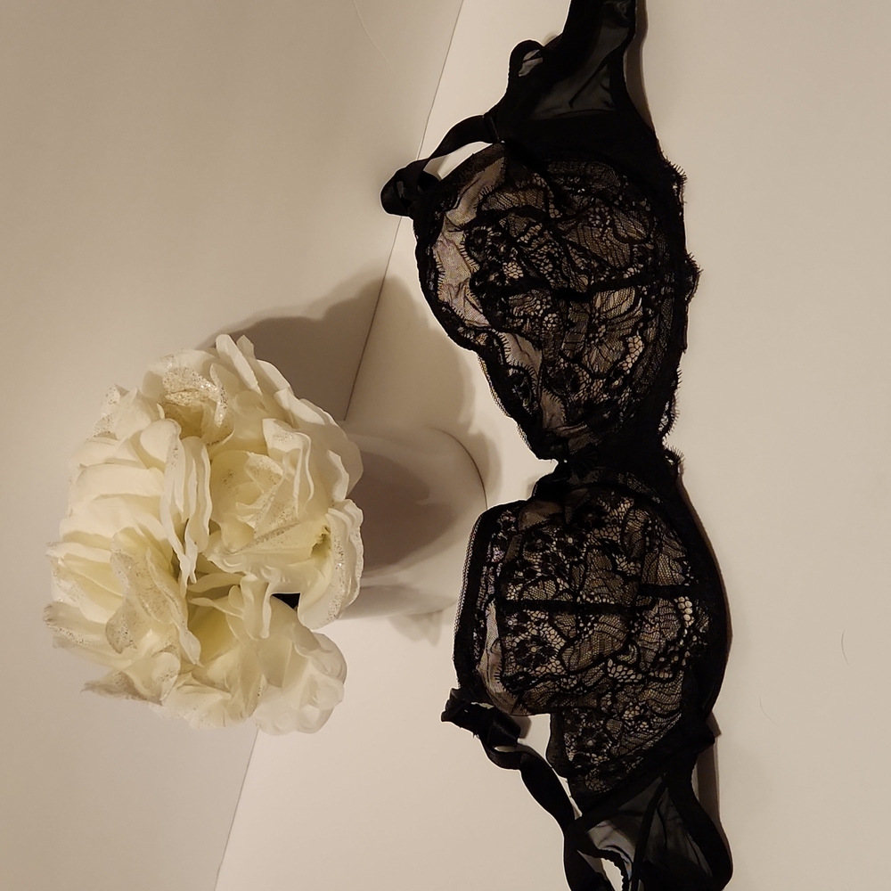 Wacoal 34DDD Women's Scalloped Lace Sexy Sheer Bra